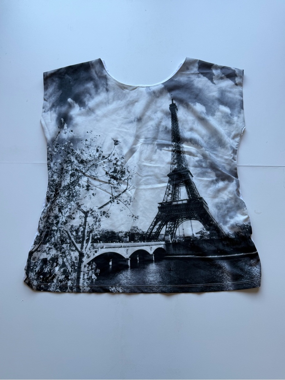 Women’s Black & White Eiffel Tower Graphic Tee